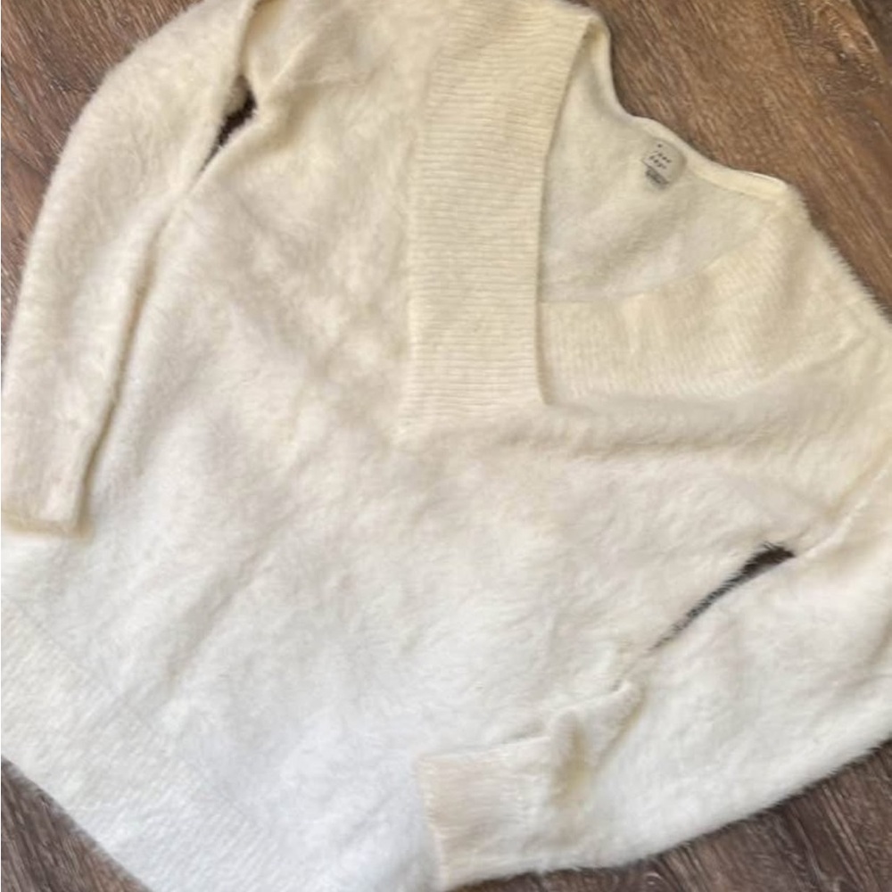 A new day Women's V-Neck Sweater in Cream